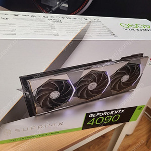 RTX 4090 슈프림x 팝니다