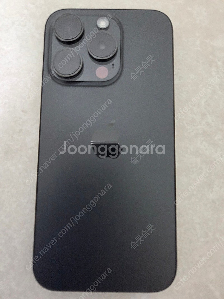 아이폰 15프로 128기가 블랙티타늄 팝니다--2
