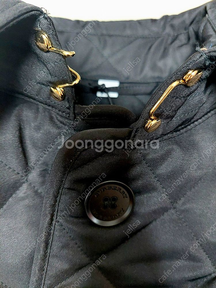 버버리 정품 퀄팅자켓 경량패딩 M 블랙 (새상품) 가격...--7