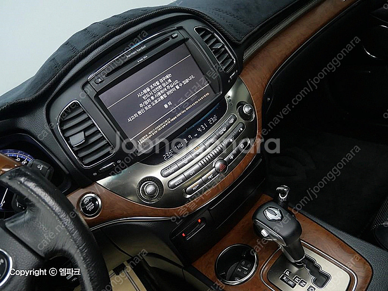 KG모빌리티(쌍용) 뉴체어맨W 가솔린 2WD V8 50...--8