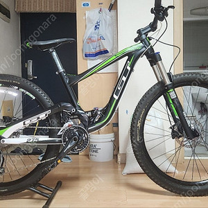 GT SENSOR ELITE MTB 자전거 (민트급 컨디션)