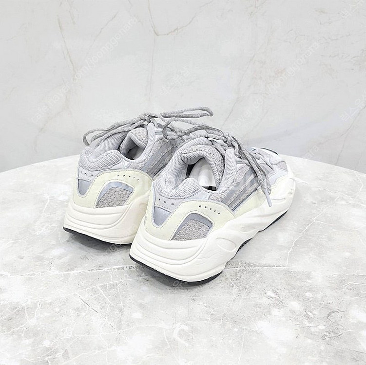 [럭스유] 43.5 / 아디다스 이지부스트 700 V2 스태틱--4