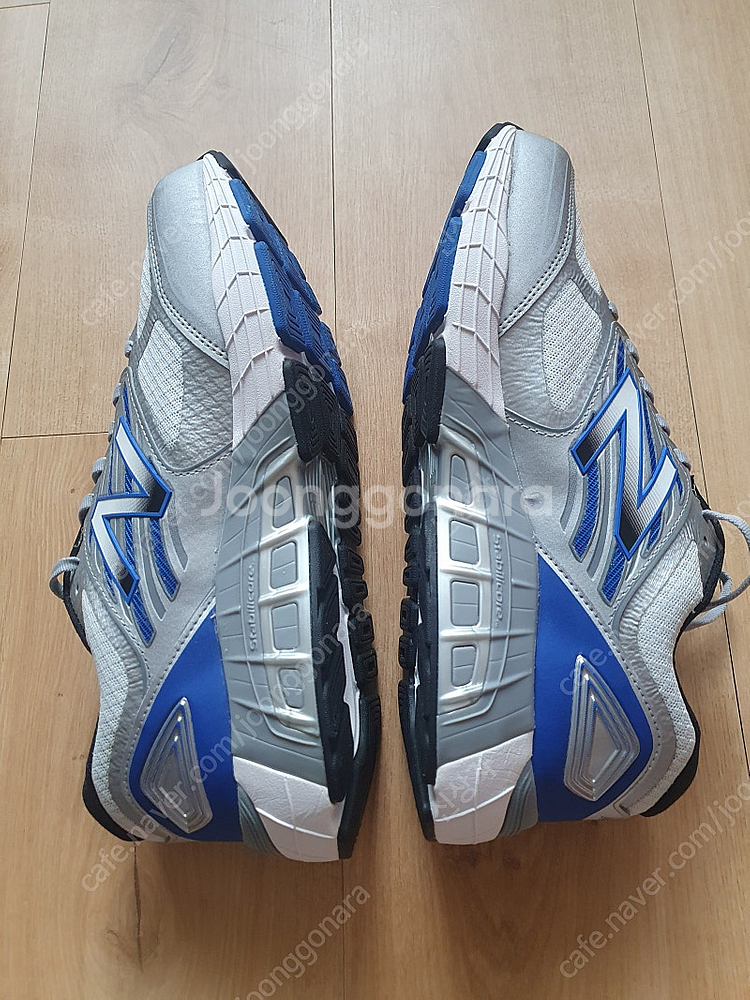 뉴발란스 신발 1340 v3 6E 팝니다.--2