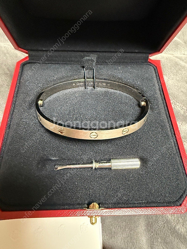 까르띠에 러브팔찌 오리지널 브러쉬드 화이트골드--0