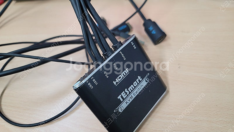 Tesmart KVM 스위치 판매합니다.--0