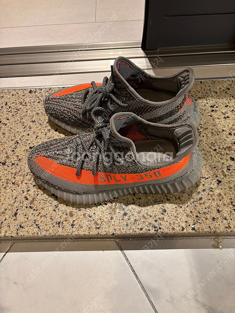 이지부스트 350 V2 벨루가 리플렉티브--1
