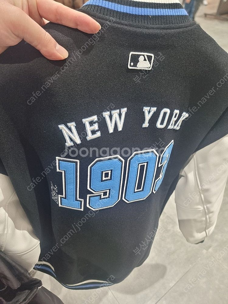 MLB 와펜 로고 바시티자켓 완전새상품 저렴히판매!--3