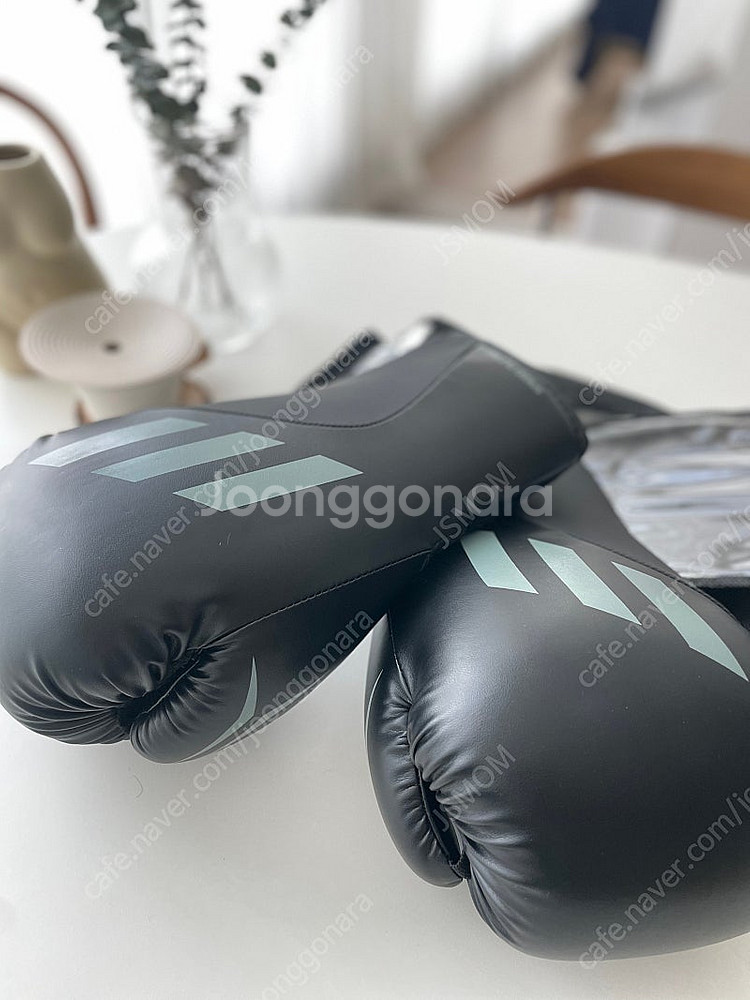 아디다스 복싱글러브 12oz 판매해요--0