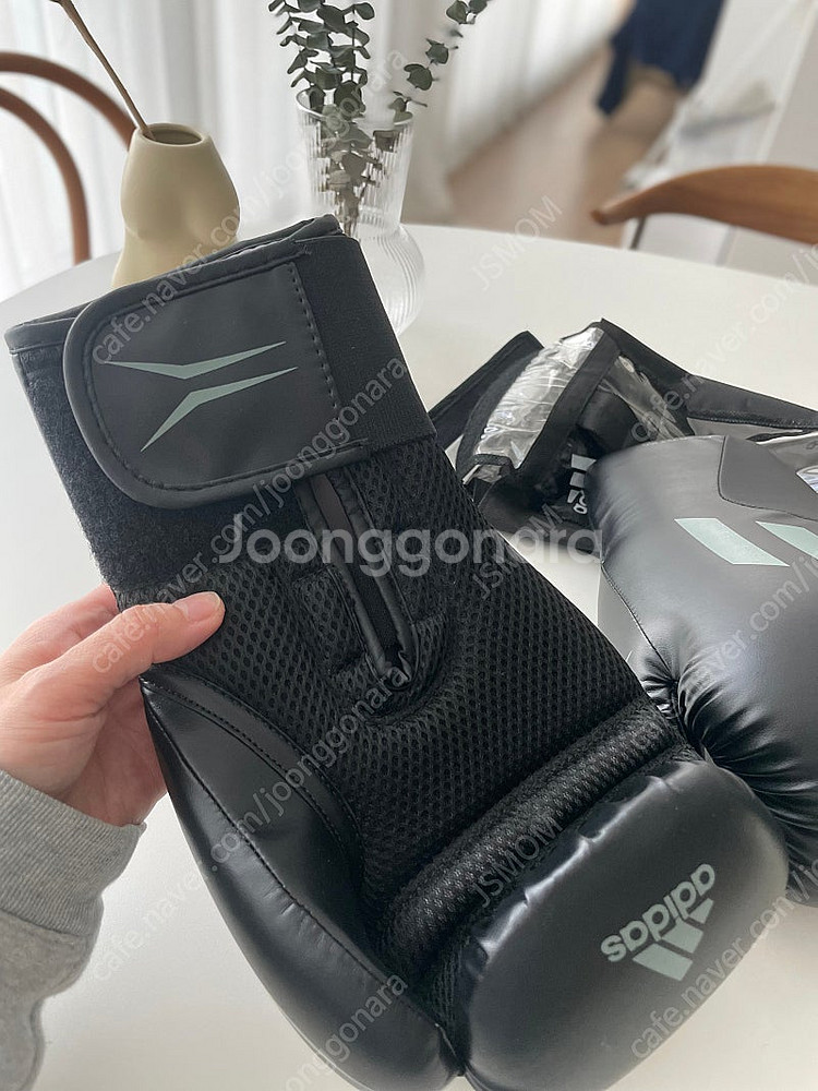 아디다스 복싱글러브 12oz 판매해요--3