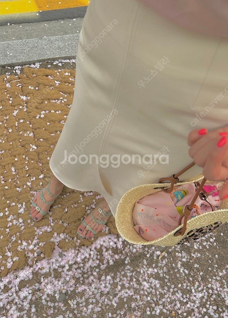비그레이 릴리스커트 M 사이즈 아이보리, 블랙--1