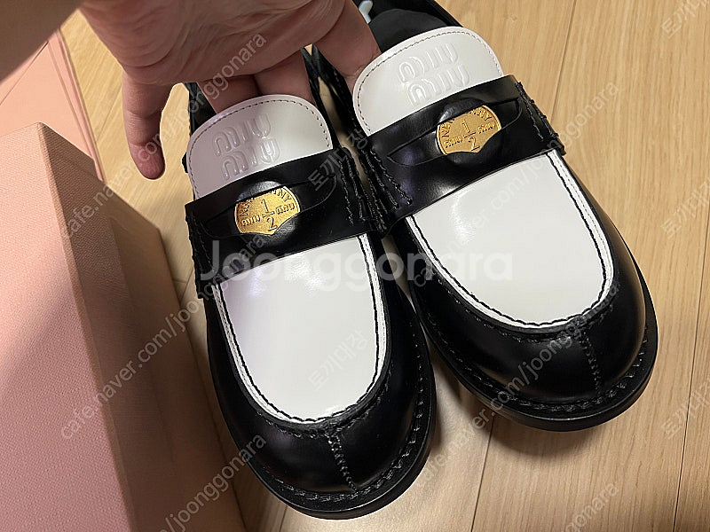 미우미우 페니로퍼 (정품)--1
