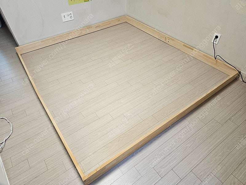 저상형 패밀리침대 프레임이랑 깔판 팝니다 이미지