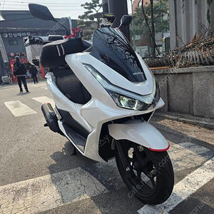 2025년식 pcx125 DX 팝니다