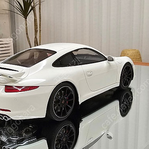 1:18 Gtspirit porsche 911 coupe white