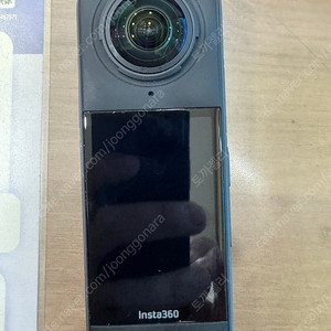 인스타 360 X4 한쪽 렌즈 기스난거 싸게팝니다.