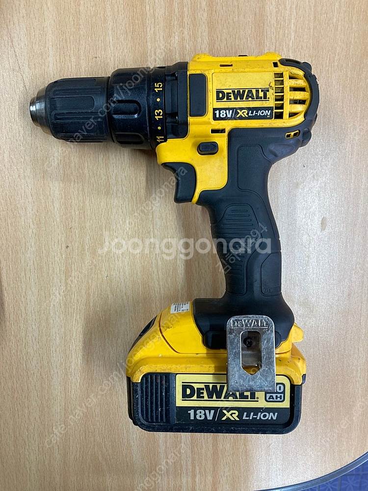 디월트 18V 충전 해머 드릴 세트 DCD780--1