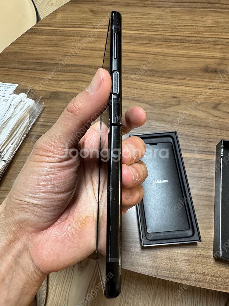 Z플립3 블랙 256g 팔아요. (액정, 배터리 교환)--7