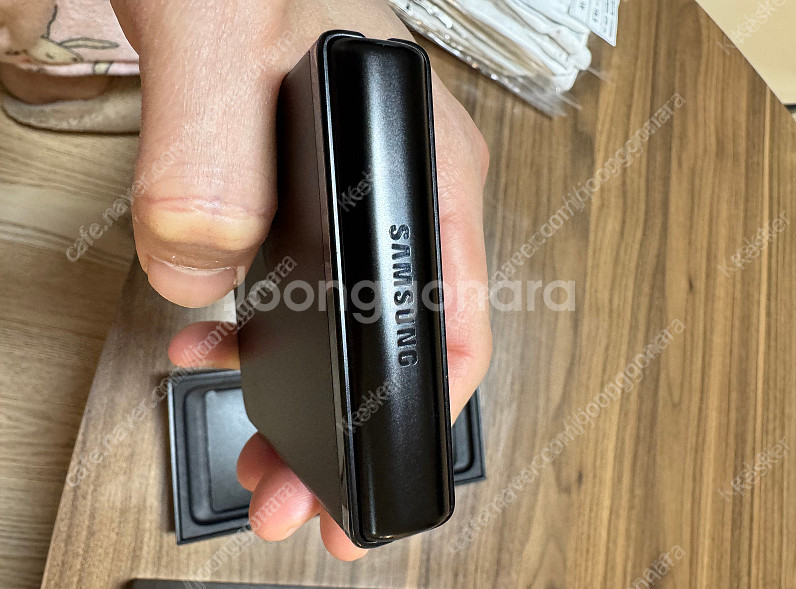 Z플립3 블랙 256g 팔아요. (액정, 배터리 교환)--0