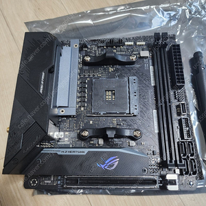 ASUS ROG STRIX B550-I GAMING ITX보드를 판매합니다