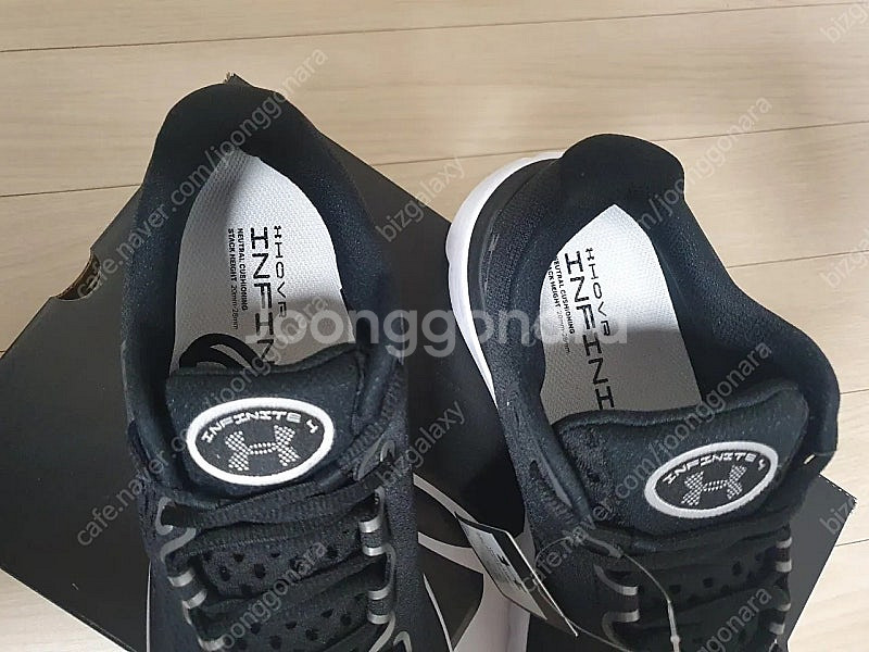 언더아머 호버 러닝화 운동화 280mm 팝니다--1