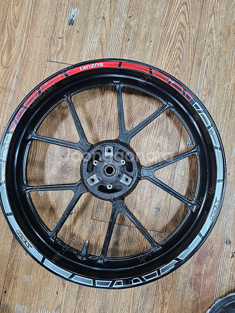 스즈키 GSX-R125 유광블랙 리어 휠--1