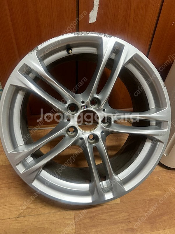 bmw f10 순정휠 한짝. 순정와이퍼 팝니다--0