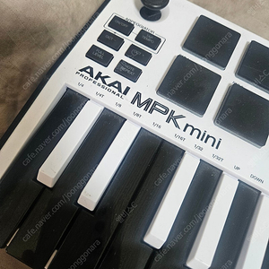 AKAI MPK mini