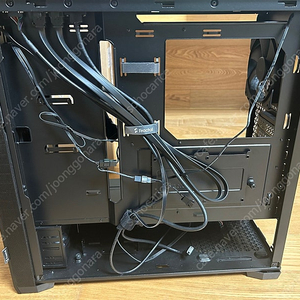 FRACTAL DESIGN Pop Silent Solid(미들타워) 프렉탈디자인 팝 사일런트 솔리드 판매합니다.