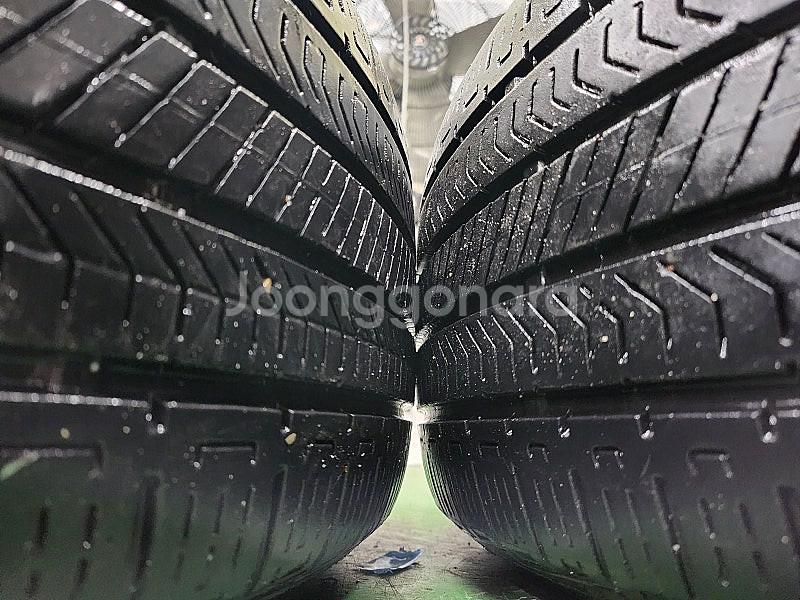 제네시스 GV70 19인치 블랙유광 휠타이어 팔아요 235 55 19--6