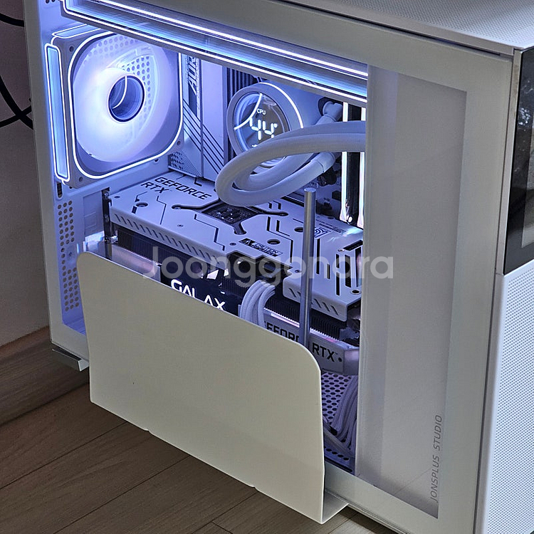갤럭시 GALAX RTX 3070 화이트 판매합니다--0