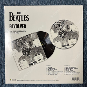 The Beatles REVOLVER new remix LP + mouse mat Exclusive Bundle / 비틀즈 리볼버 리믹스 vinyl + 마우스 패드 포함 특별 세트