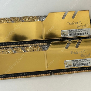 G.SKILL DDR4-3600 CL18 TRIDENT Z ROYAL 실버 , 골드 패키지 한세트씩