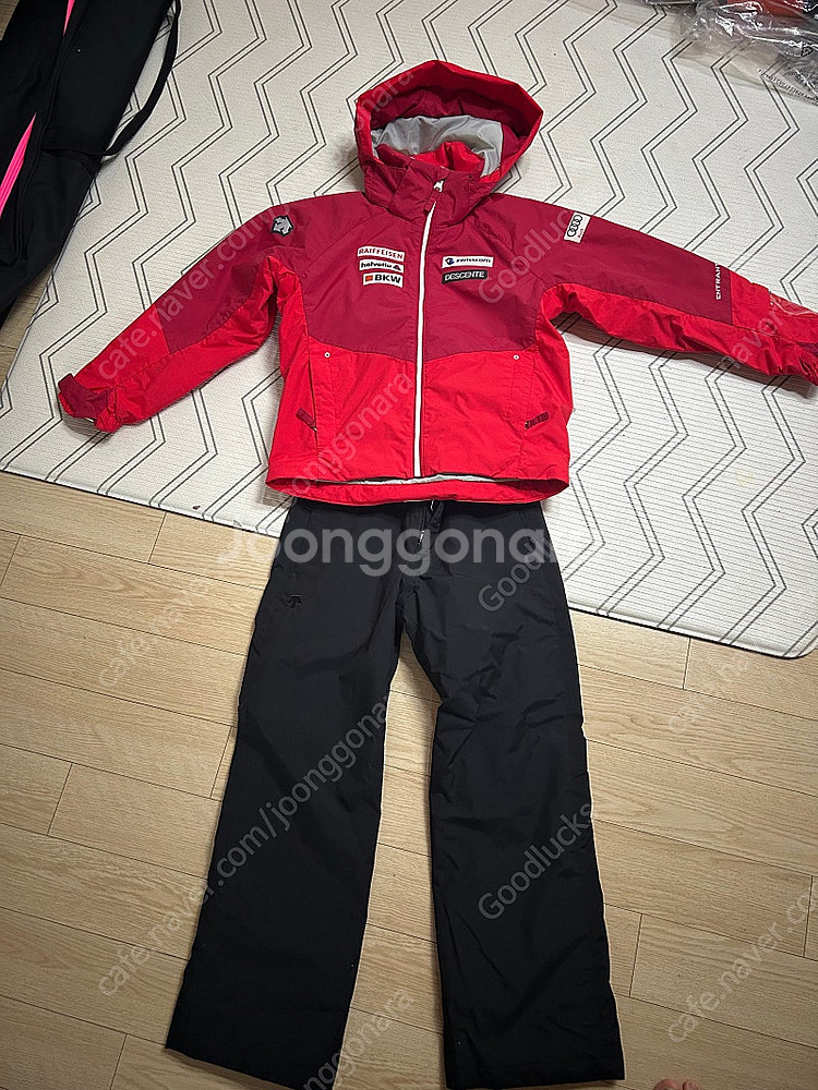 데상트 주니어 팀복 스키복 140 사이즈--0