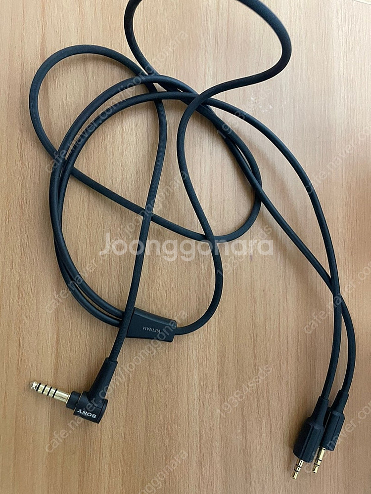 소니 MDR-Z7M2 헤드폰 연결선 정품 판매합니다.--0
