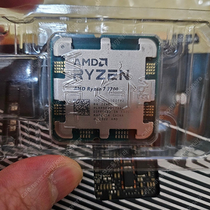 라이젠7-7700 (라파엘) CPU (대원CTS 정품) 팝니다! (AMD) 보증기간 26년 4월18일까지 채굴.흡연.애완동물x 쿨러새거 서비스