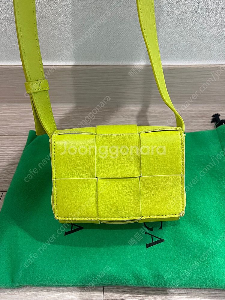 보테가베네타 미니카세트백--1