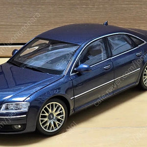 교쇼 아우디 AUDI A8 4.2 TDI 1:18 다이캐스트 팝니다.