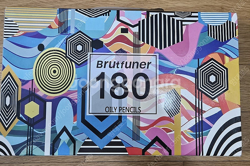 Brutfuner 유성 색연필 180색 새것(가격내림)--0
