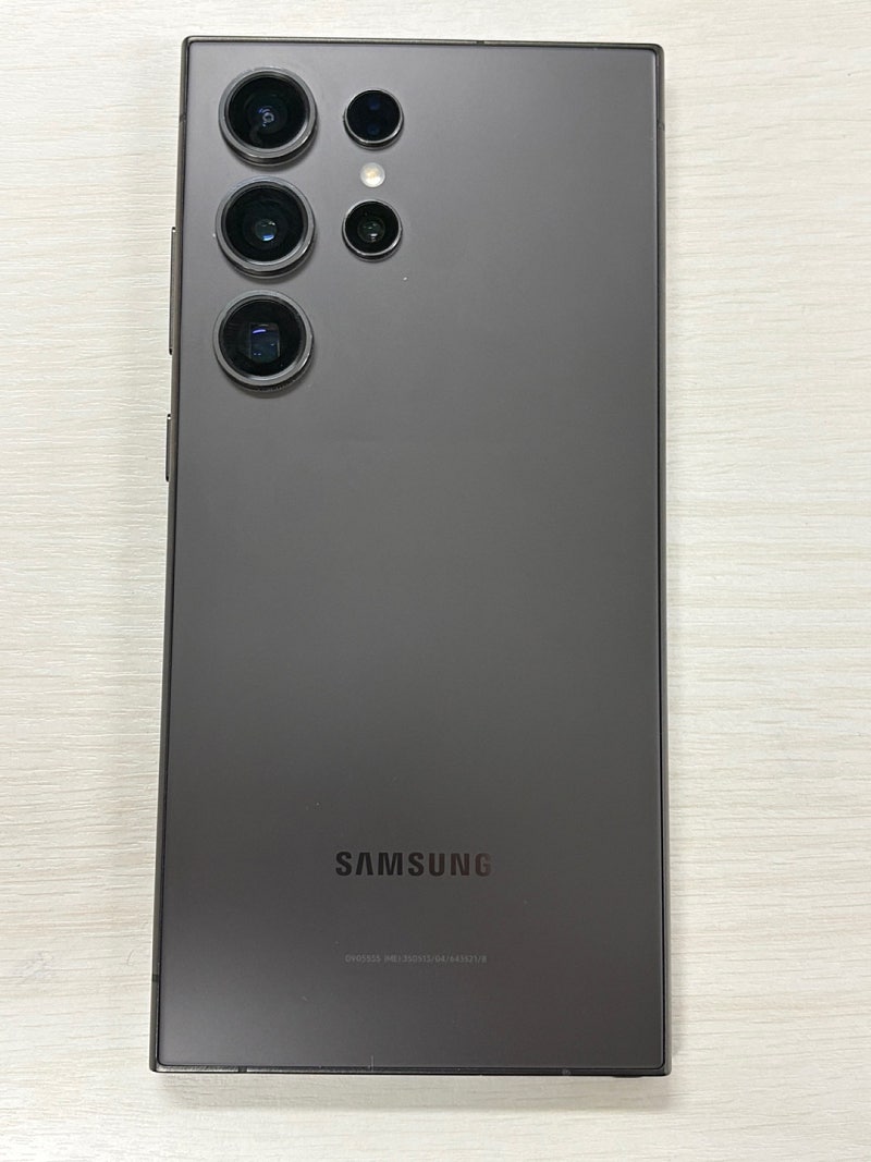 갤럭시 S24울트라 티타늄블랙색상 256용량 새상품컨디...--0