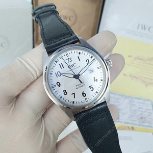 iwc 마크 20 흰판 가죽 밴드 시계 팝니다.