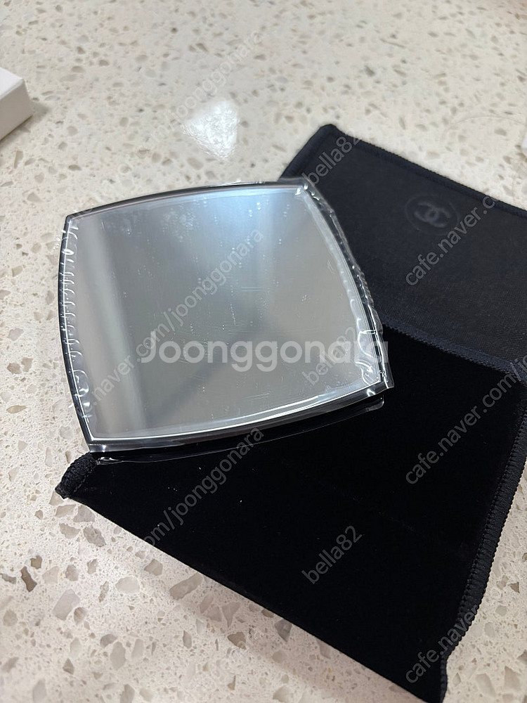 샤넬 뷰티 양면거울 미러 새제품 파우치 포함--2