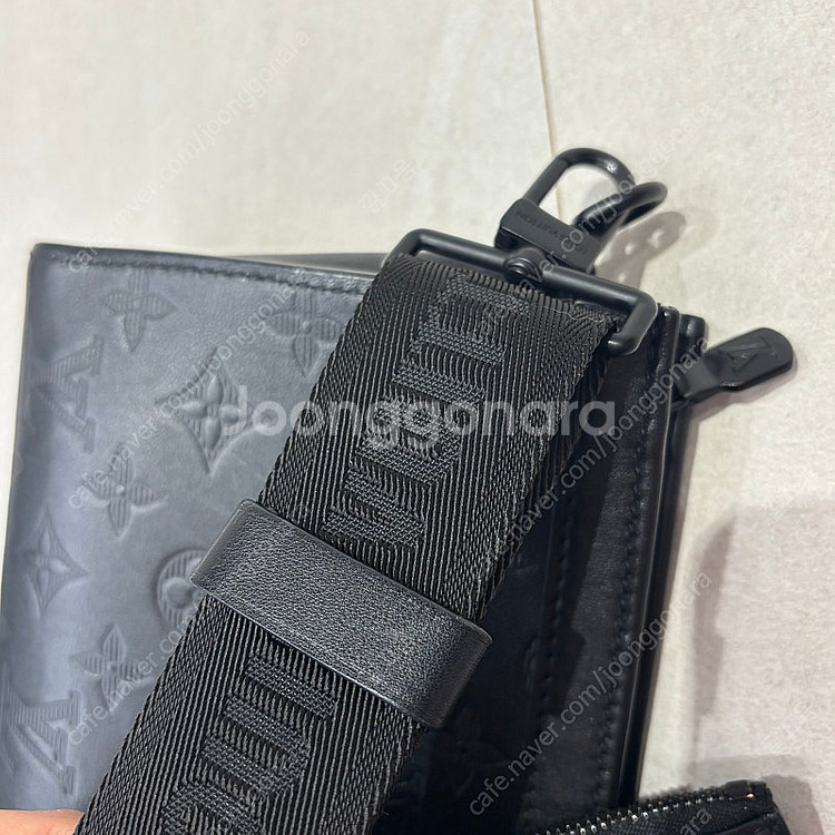 (정품)루이비통 가스통 쉐도우 웨어러블 월릿 크로스백--9