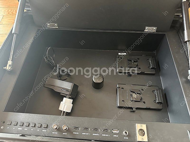 Wpc215 21.5인치 디렉팅 모니터 (포터블)--1