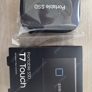 [판매완료] 삼성 Portable SSD T7 Touch 2TB 블랙 외장 SSD