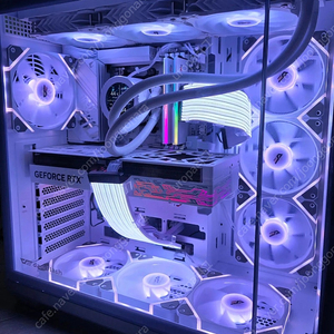 라이젠 9800X3D RTX5080 화이트 고성능본체 팝니다