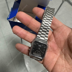 카시오 아날로그 디지털 시계팝니다.