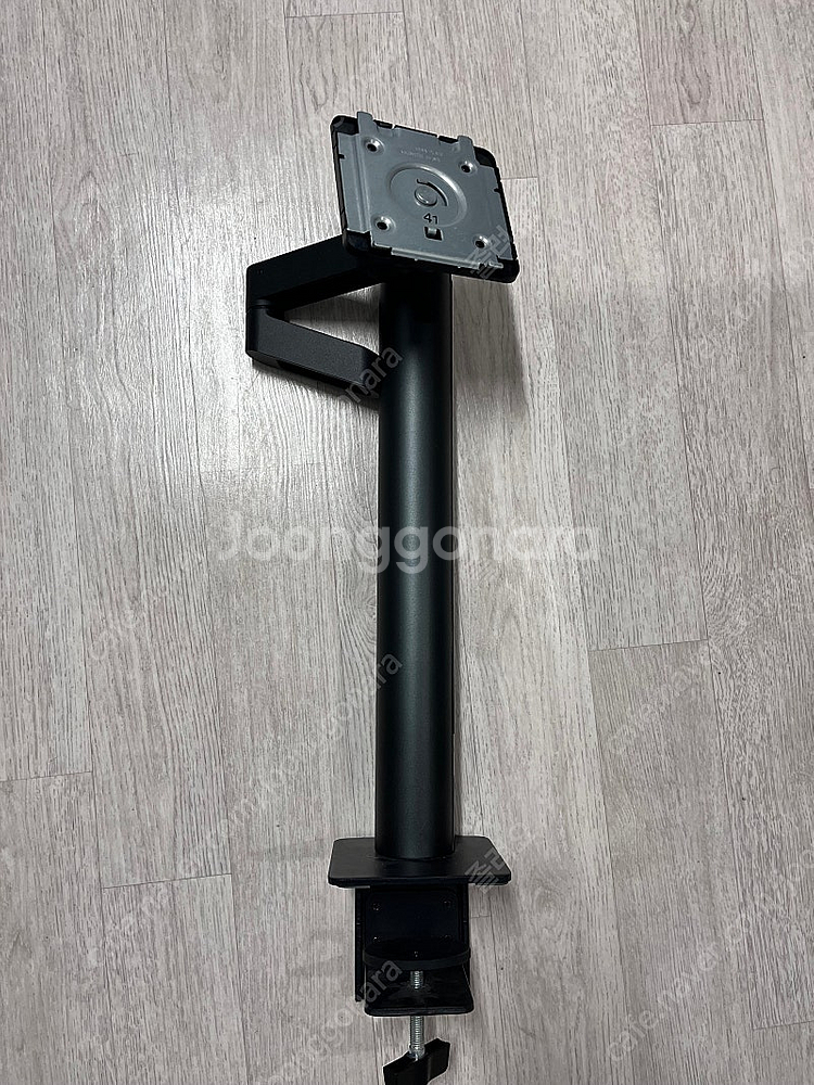 LG 32UUN880 모니터암 판매--0