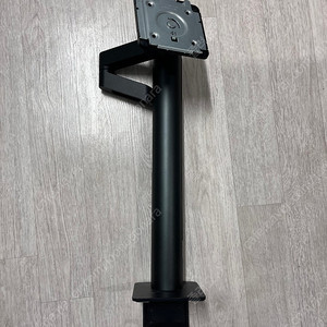 LG 32UUN880 모니터암 판매