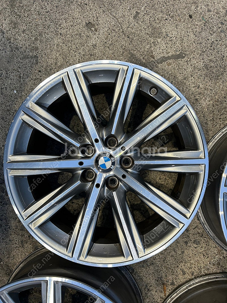티볼리 코란도c bmw520d G30 럭셔리 순정 18...--1