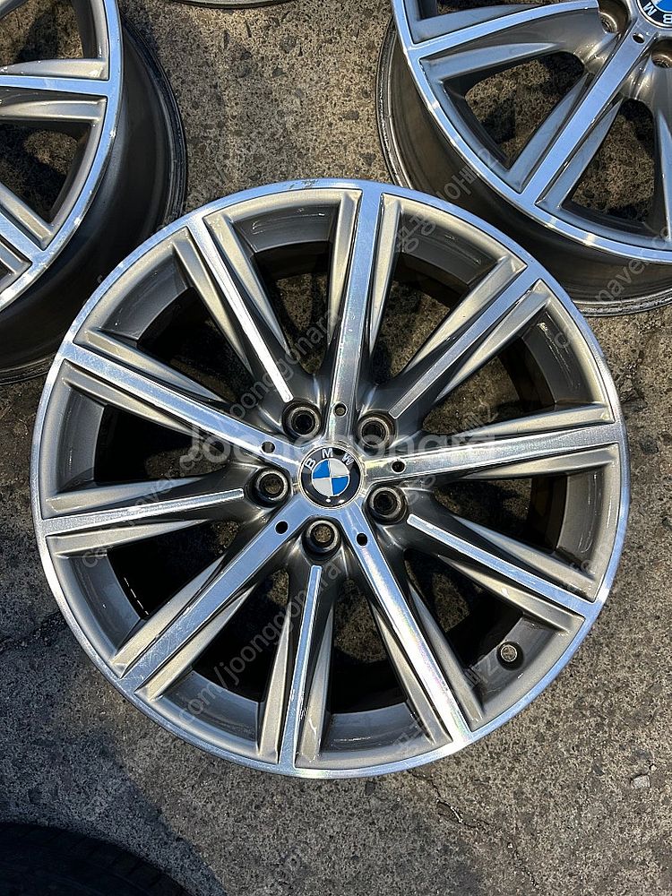 티볼리 코란도c bmw520d G30 럭셔리 순정 18...--2